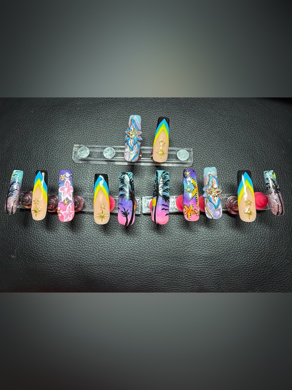 Hand-Painted Tropical Press-On Nail Set in Multicolor